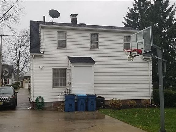 2nd image of 916 W 29th St