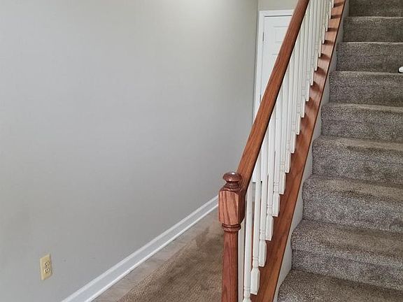 3rd image of 9 River Bluff Dr