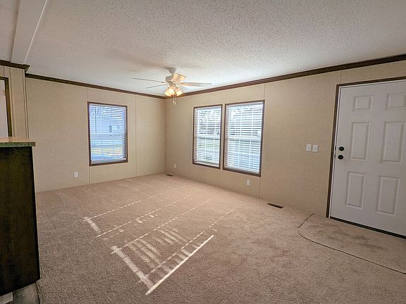 5th image of 484 Montana St #484