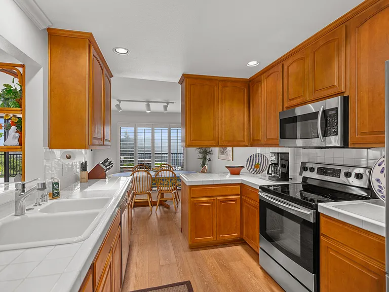 235 Avenida Lobiero #104 — Photo 16