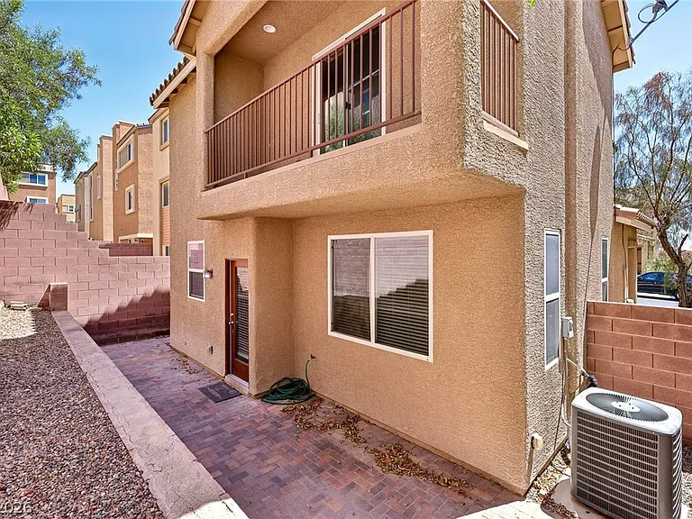 3819 Total Eclipse St — Photo 32