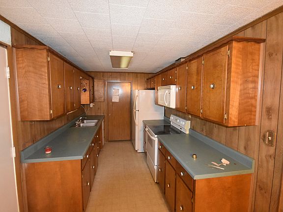 3rd image of 41 Columbia Road 463