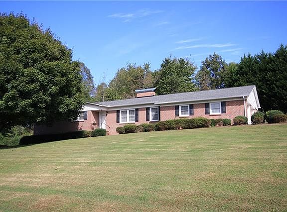 2nd image of 1054 Randolph Cres