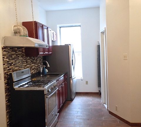 5th image of 358 Grand St APT 4R