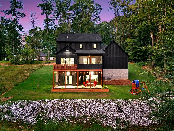 3rd image of 130 Golf Shores Dr
