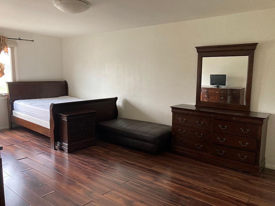 1st image of 22655 Chagrin Blvd