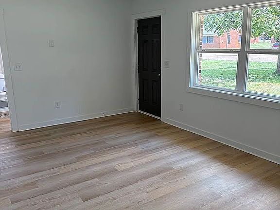 4th image of 1000 Snowden Dr