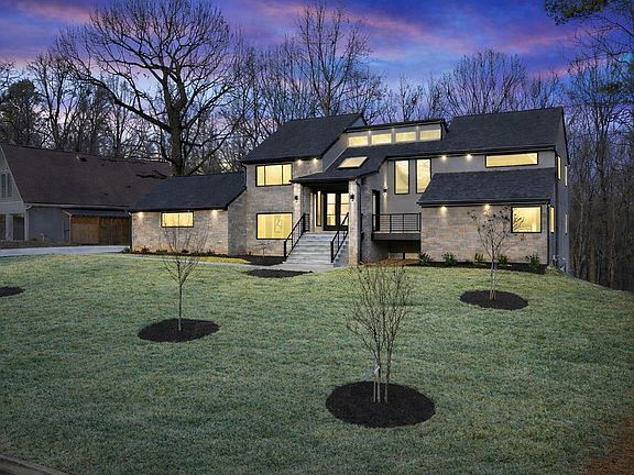 3rd image of 250 Bruton Way