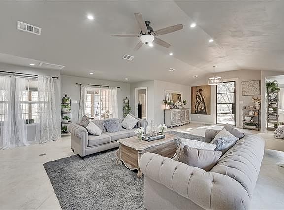 5th image of 1960 Fox Hollow Cir