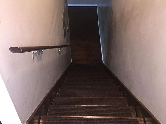 5th image of 219 Carolyn Way