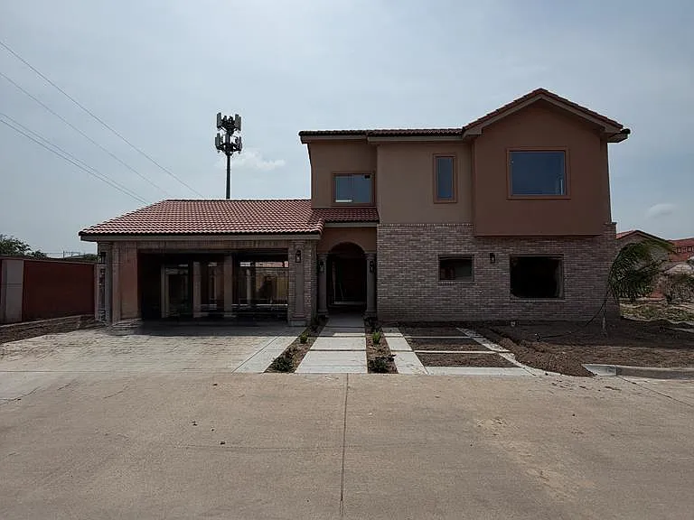 2200 Laredo Rd #10 — Photo 1
