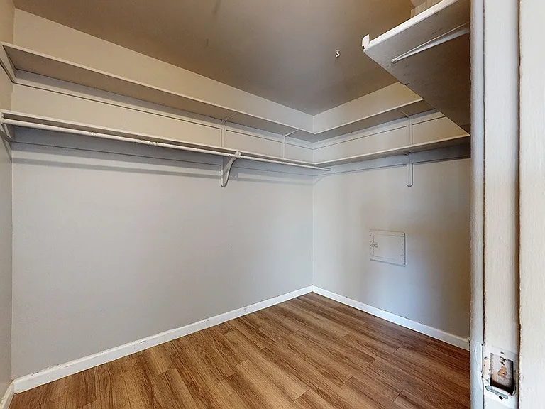 Prince Charles Apartments — Photo 4