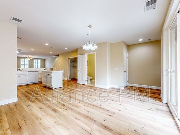 5th image of 754 McClelland Dr