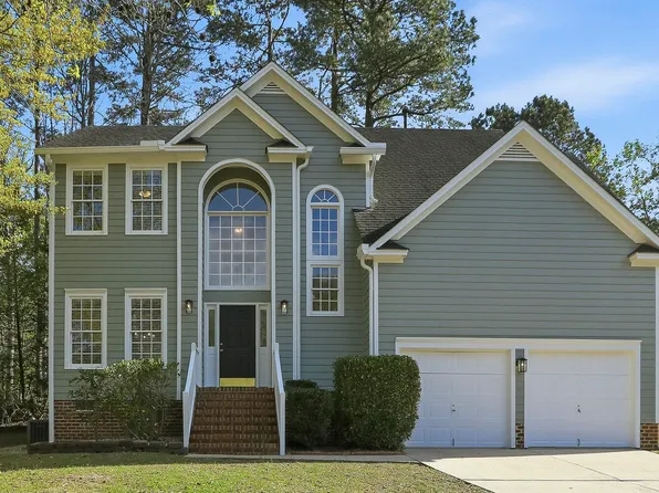 123 Streamview Dr, Cary, NC 27519