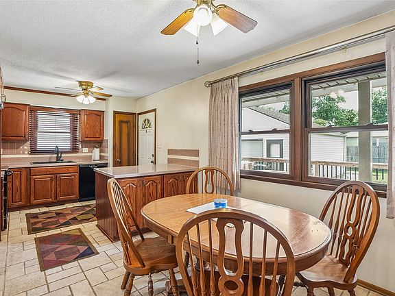 5th image of 4500 73rd St