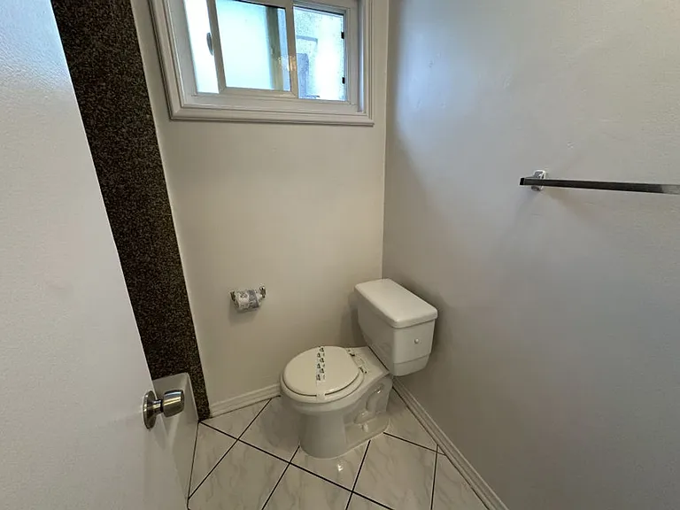 Edgemont Apts — Photo 27