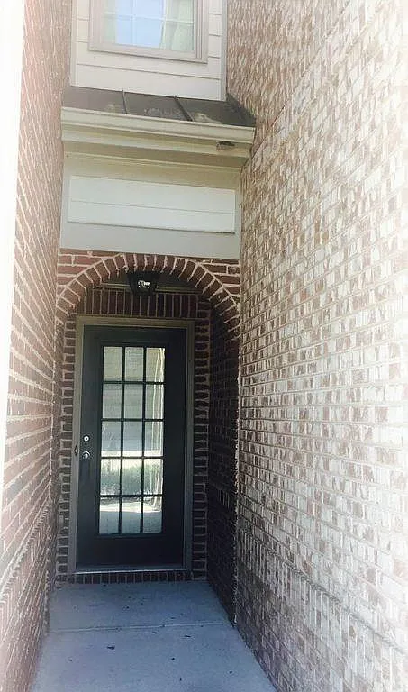 Building Photo - 1664 Oakbrook Lake Dr