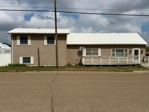 19 2nd St E, Culbertson, MT 59218
