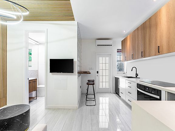 4th image of 439 15th St APT 19