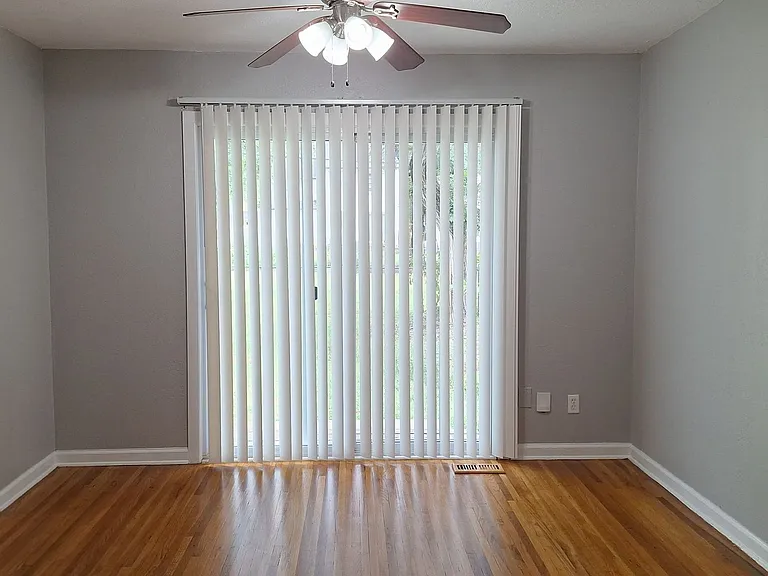 Edgemoor Townhomes — Photo 39