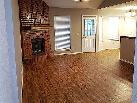 3rd image of 607 W 18th St S