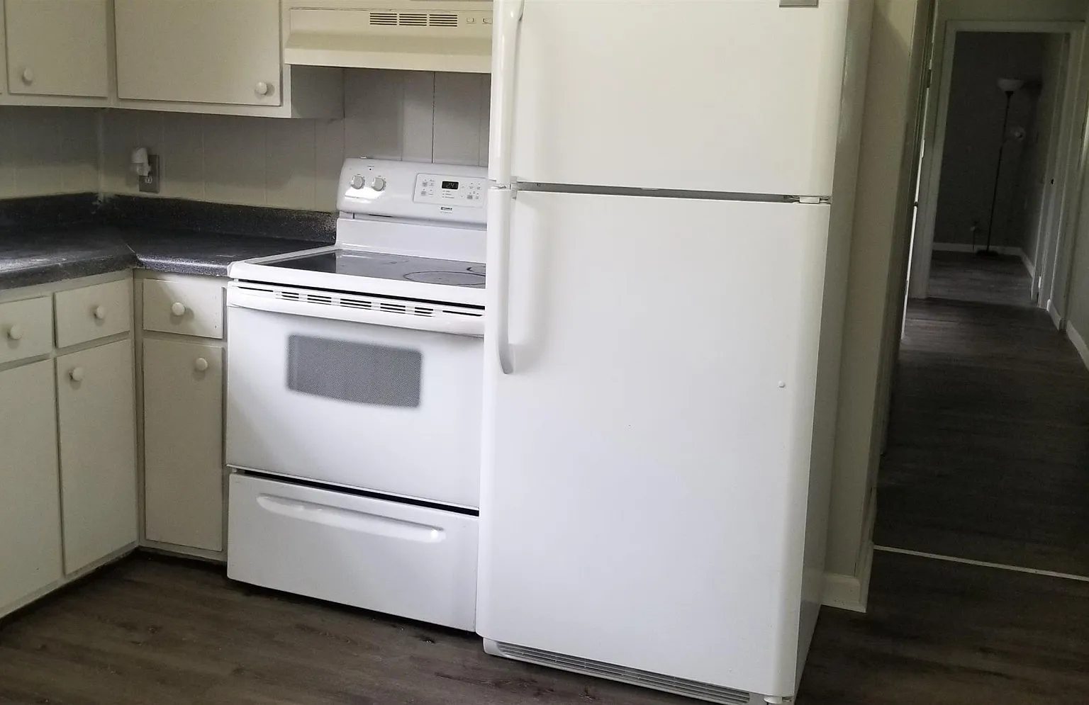 2 bed, 900 sqft, $1,310 — Photo 2