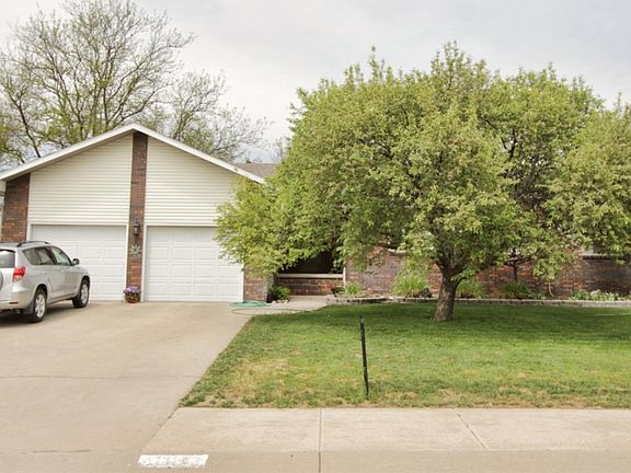 2nd image of 3103 Thunderbird Dr