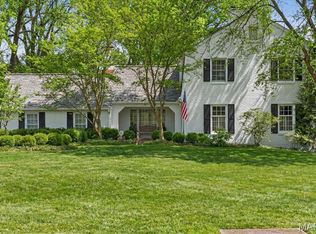 11230 Hermitage Hill Pl, Saint Louis, MO 63131