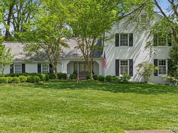 11230 Hermitage Hill Pl, Saint Louis, MO 63131
