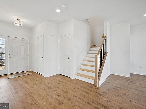 3rd image of 724 Northwood Ave