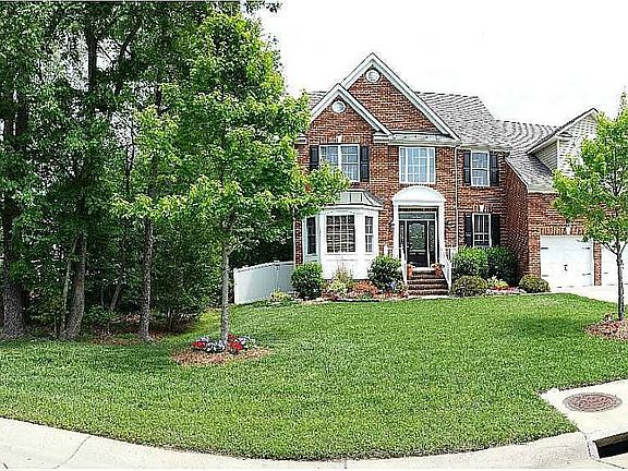 3rd image of 205 Potter Ln