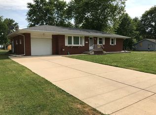 608 W 5th St, Delavan, IL 61734