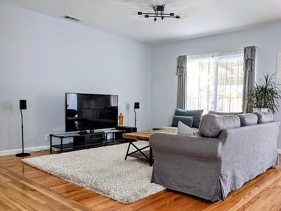 3rd image of 3587 Rowley Dr