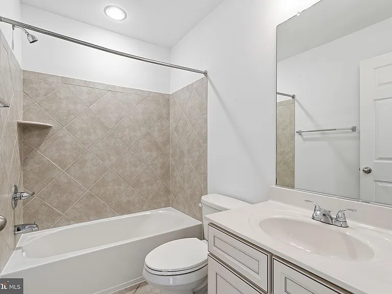 42222 Cameron Parish Dr — Photo 35