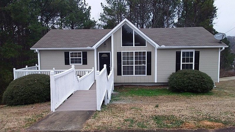1st image of 700 14th Ave NW