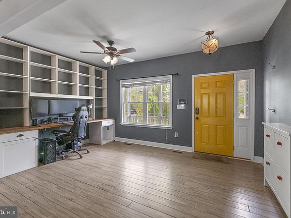 4th image of 505 Lincoln Dr