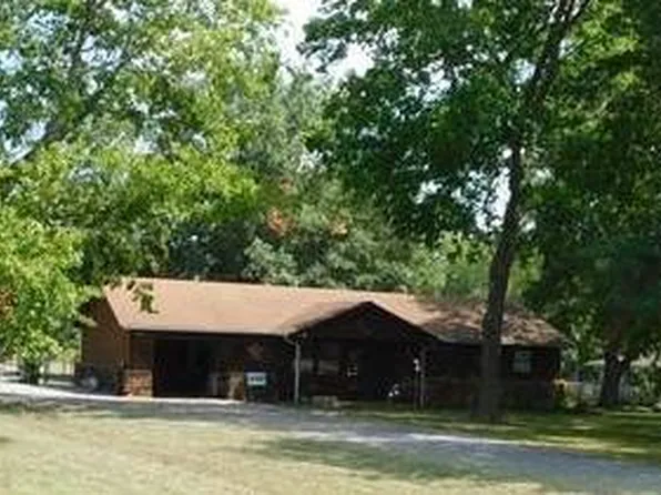 902 N Delaware St, Chouteau, OK 74337