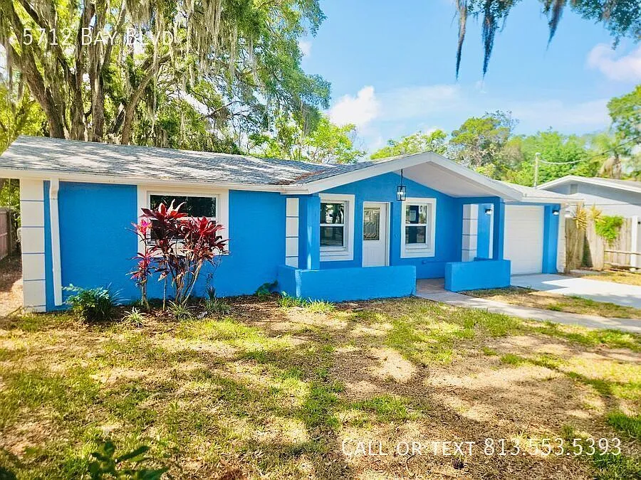 50% off first month's rent | Newly Renovated 3BR Home | Walk to Waterfront, Shops & Dining — Photo 4