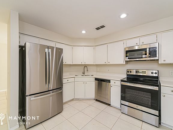 5th image of 2315 Bay Leaf Dr