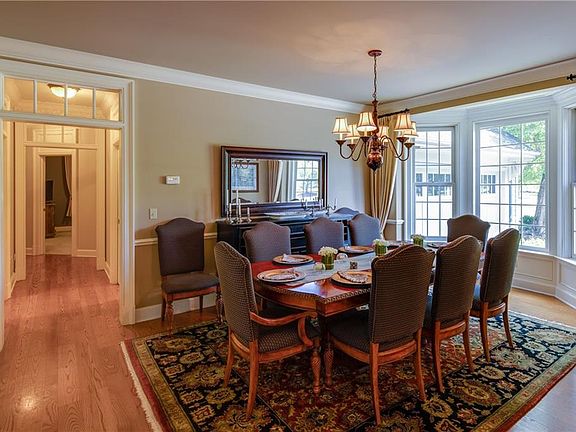 3rd image of 18640 Devonshire Ln
