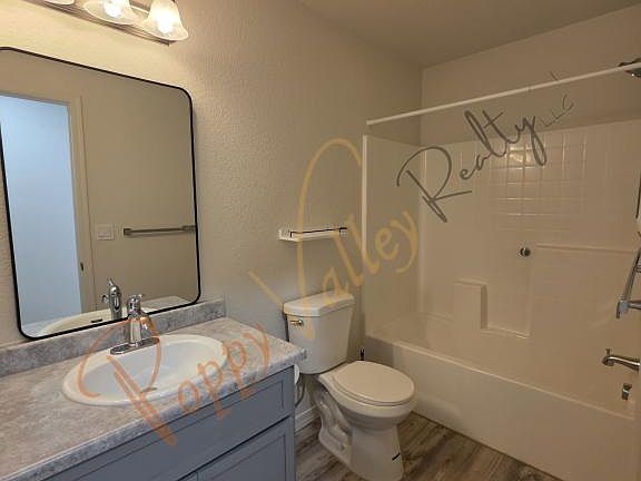 5th image of 2810 Lass Ave