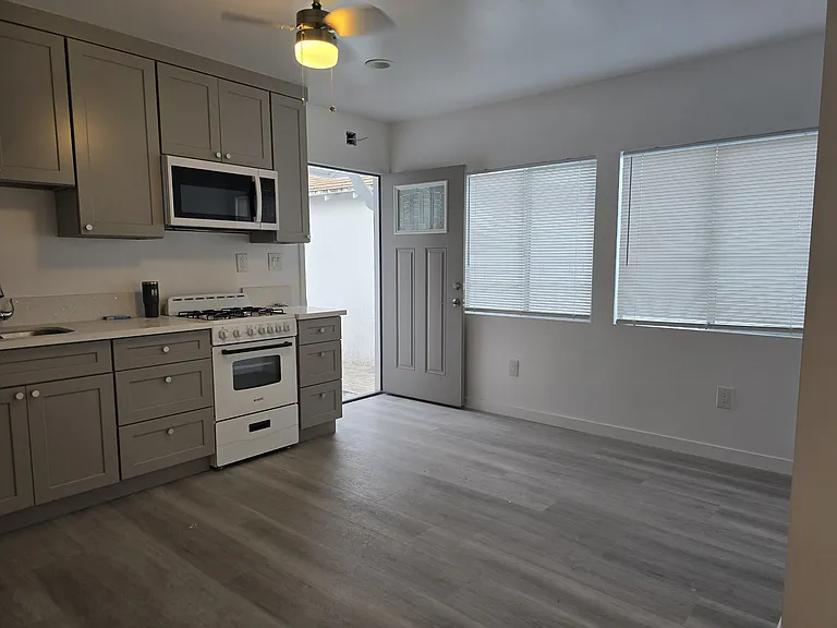 2706 Thornton Ave #B — Photo 7