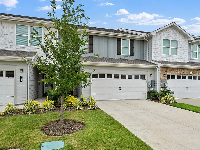 233 Berthe Ct — Photo 9