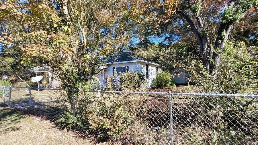2nd image of 310 Bush St