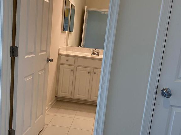 5th image of 43845 Centergate Dr