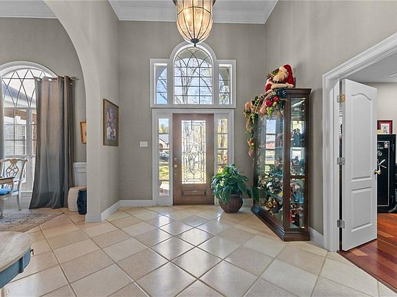 5th image of 3409 Oakridge Ln