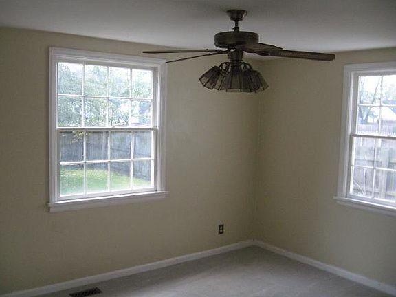 5th image of 3209 Brighton St