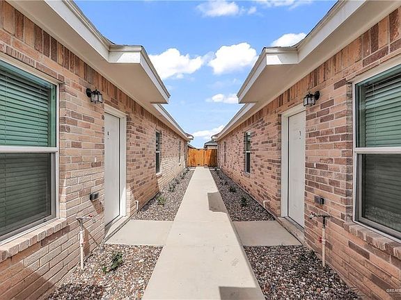 3rd image of 1008 W Mahala Ave #4
