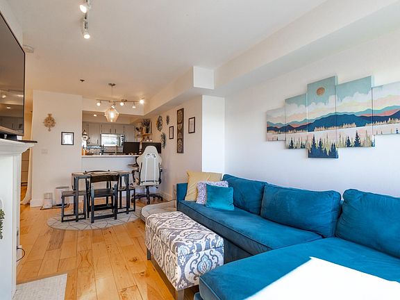 5th image of 530 Melrose Ave E APT 102