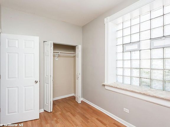 2nd image of 948 W Willow St #322